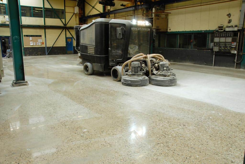 Praktische tips voor het schoonmaken van betonvloeren
