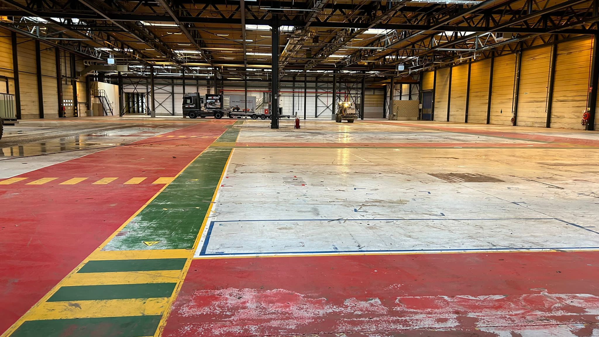 Betonvloer werkplaats reinigen