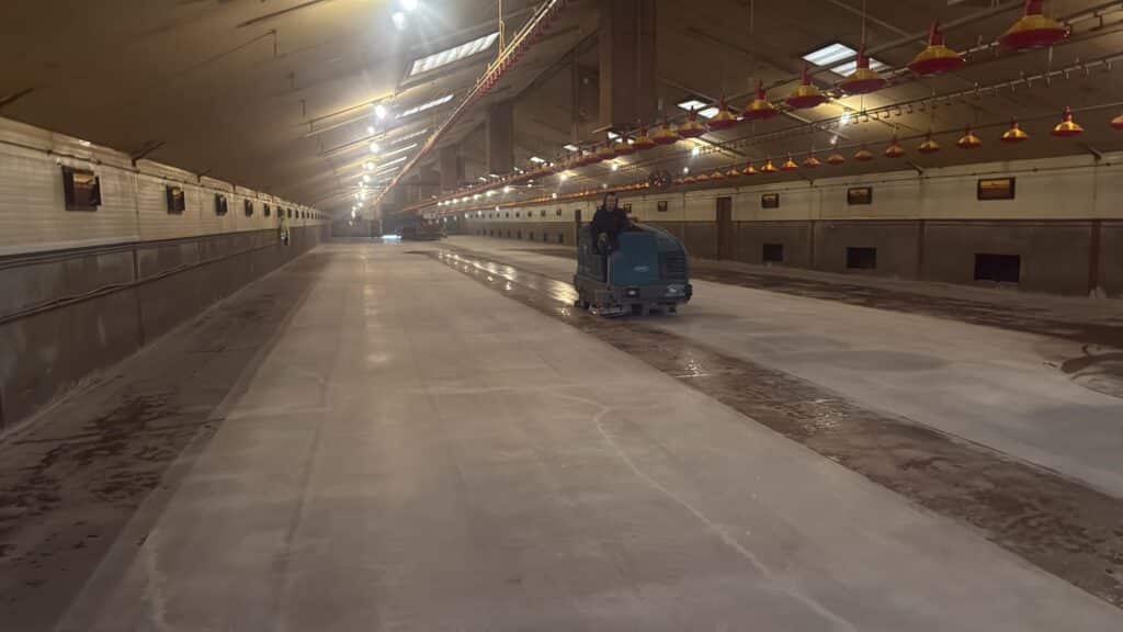 Betonvloer reinigen